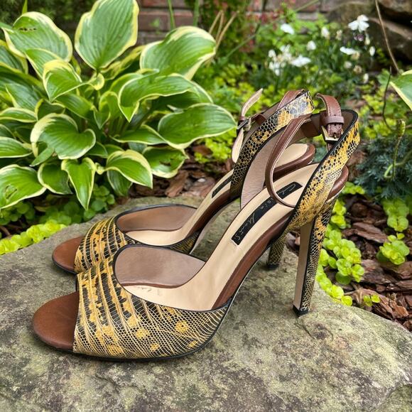 Chrissie Morris Gold Python Heels Size 41 - Picture 5 of 7